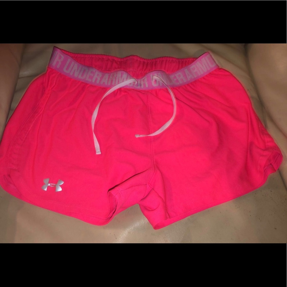 Women’s under armour shorts size small